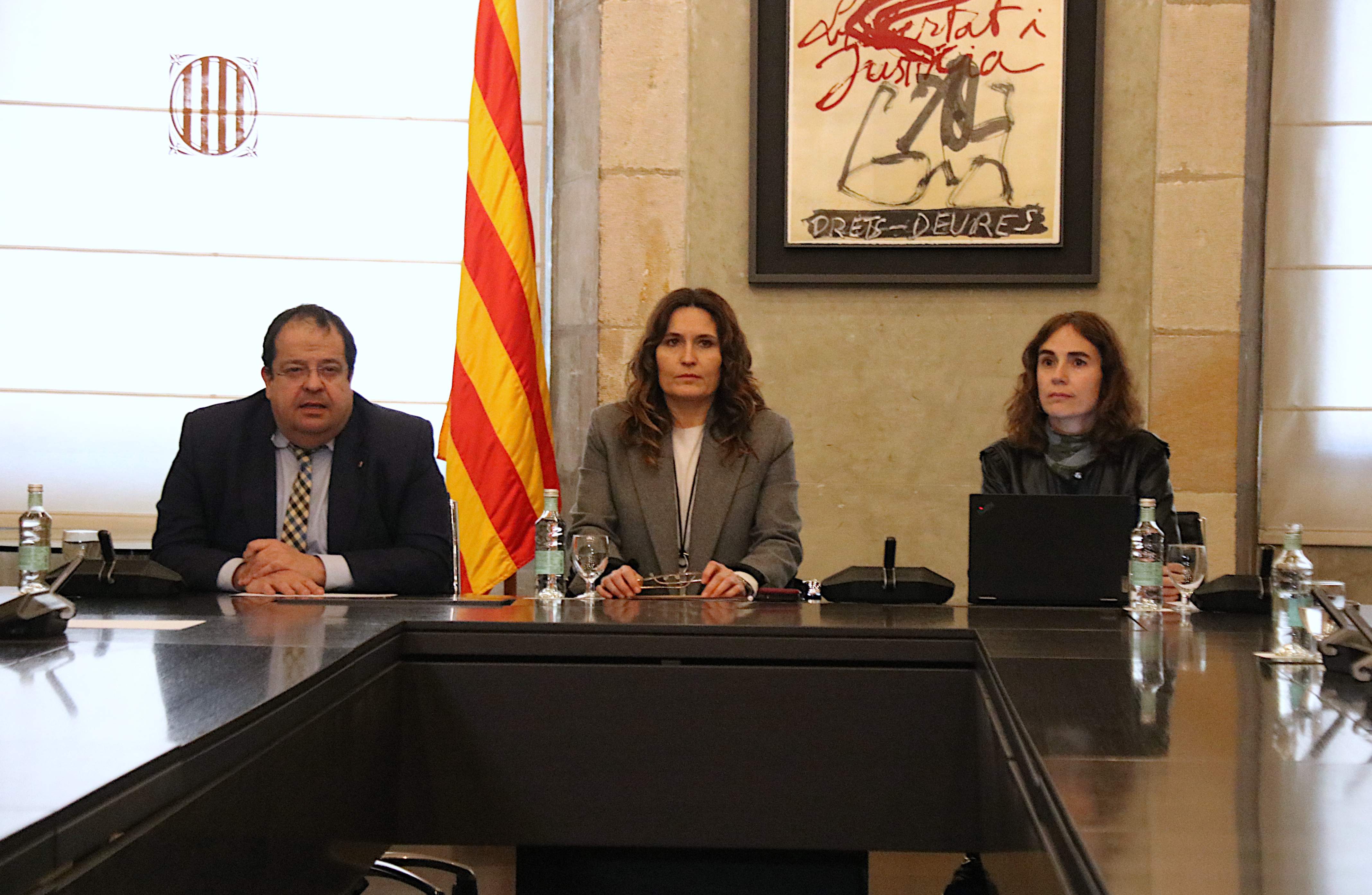 El bloqueo de las prisiones catalanas obliga a suspender unos 50 juicios