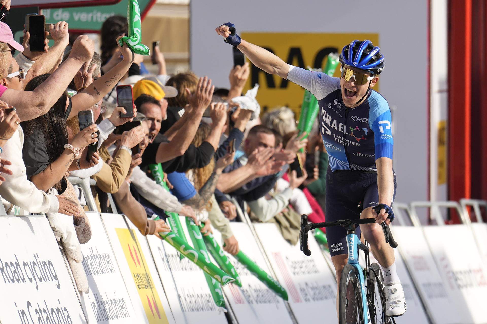 Nick Schultz frustra a Tadej Pogacar en un exigente final de la Volta a Catalunya en Sant Feliu de Guíxols