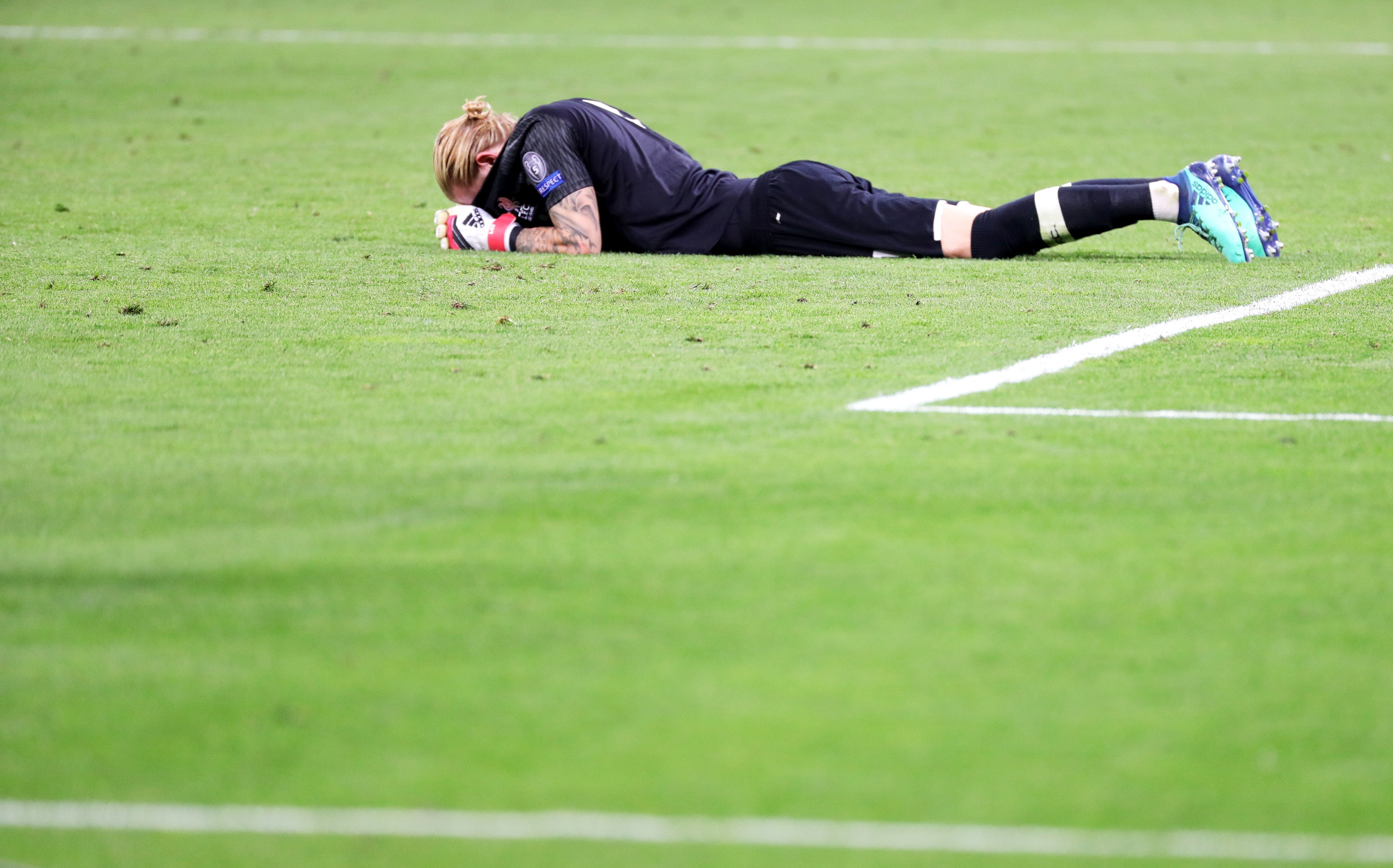 Karius, portero del Liverpool, repite el error de la final de la Champions