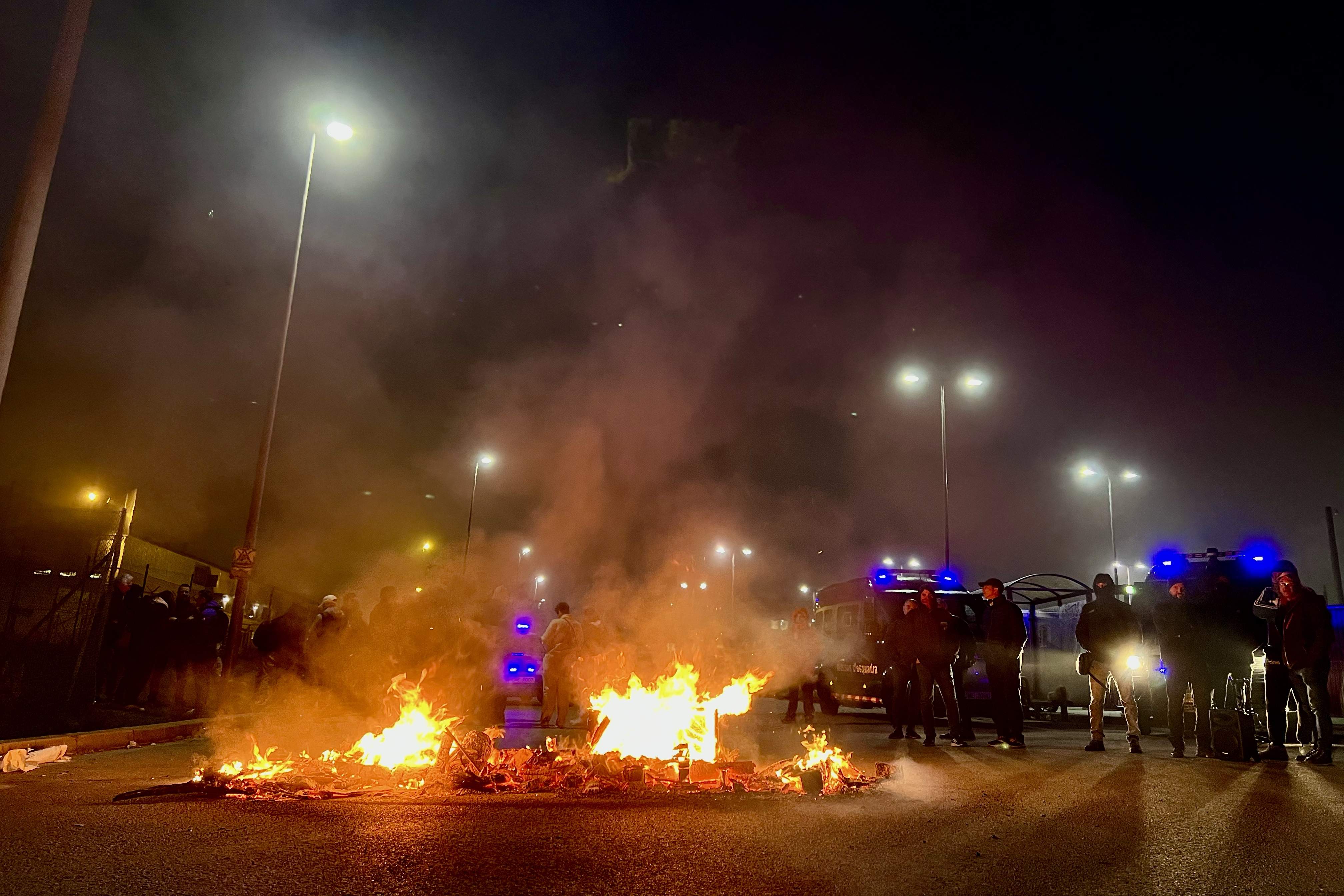 More Mossos police will guarantee services in Catalan jails as prison officers' revolt goes on