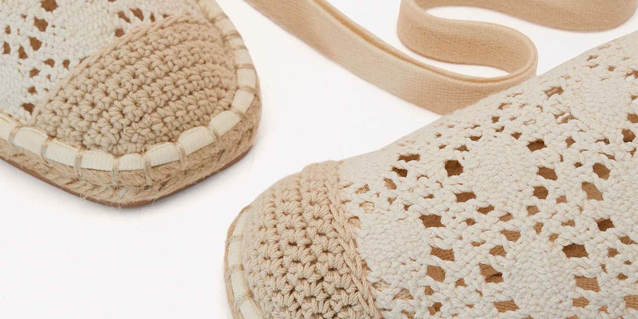 Parfois tiene unas mules de crochet que parecen confeccionadas por nuestras abuelas