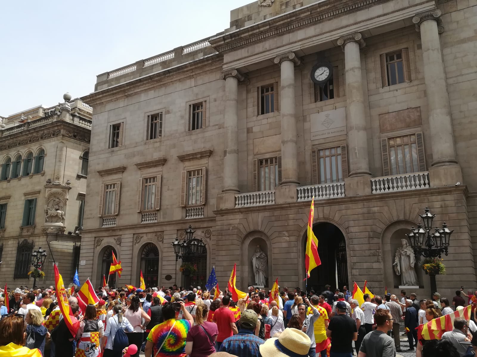 Manifestació de Tabàrnia a Barcelona: "Torra racista, el primer de la llista”