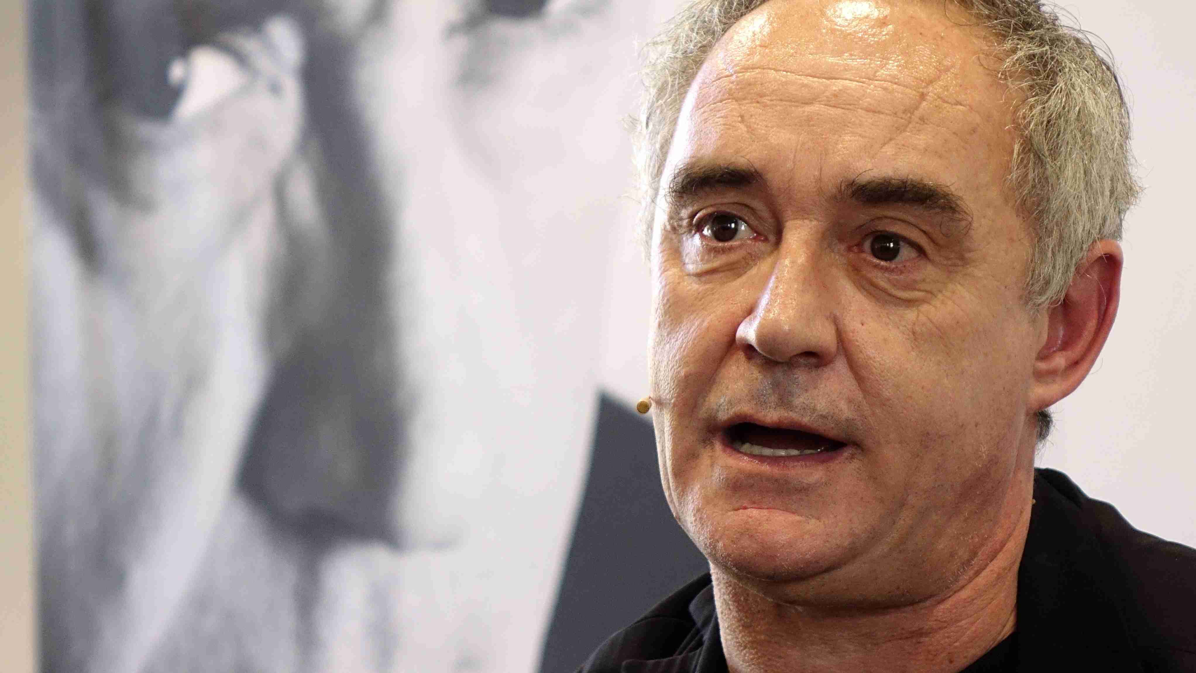 Ferran Adrià propone cobrar a los clientes de los restaurantes por hacer reservas