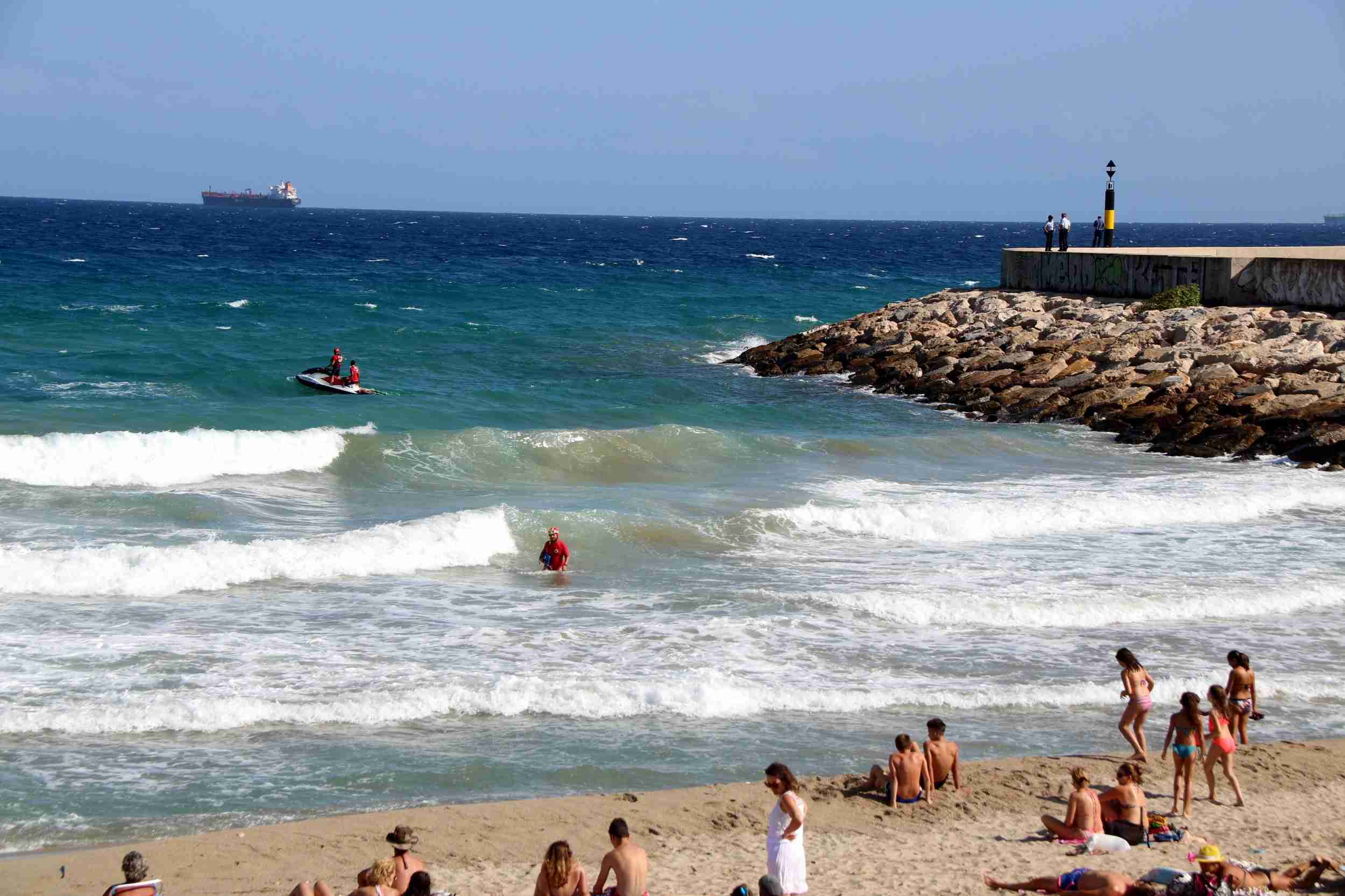 Muere un joven en la playa de Tarragona, el quinto ahogado desde el domingo