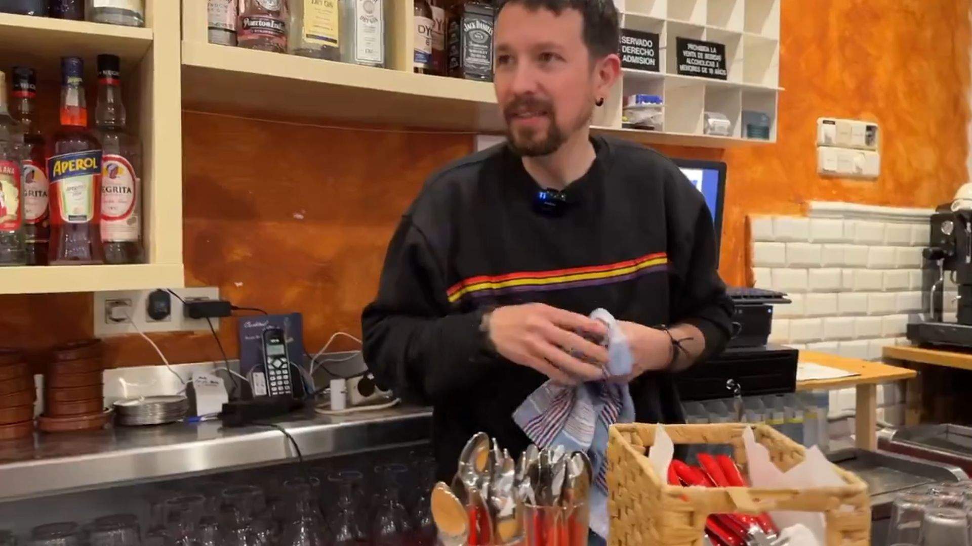 Visita al bar de Pablo Iglesias: "Podrás verlo en la barra dos veces por semana"