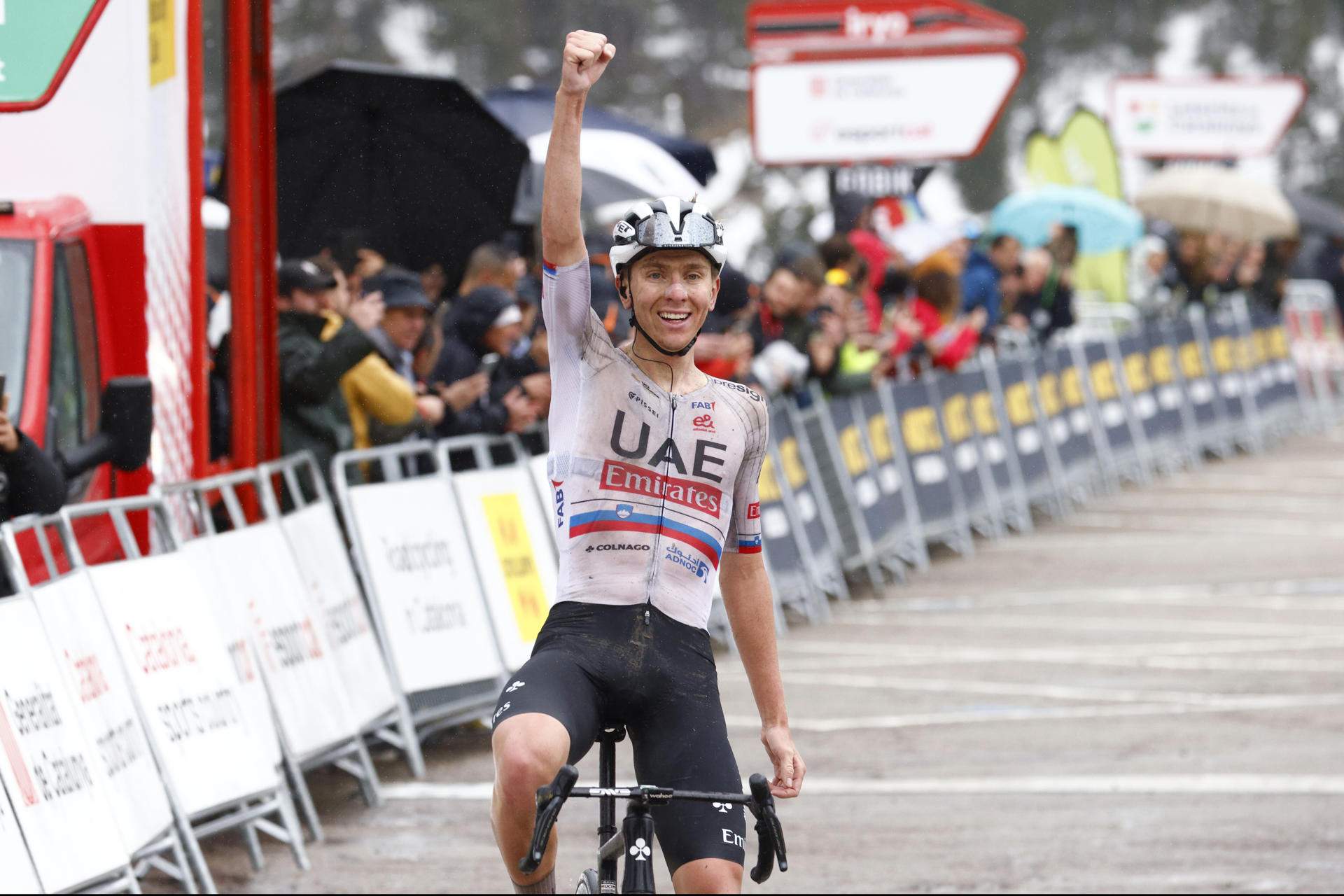 Tadej Pogacar es diverteix a Vallter i ja lidera la Volta a Catalunya