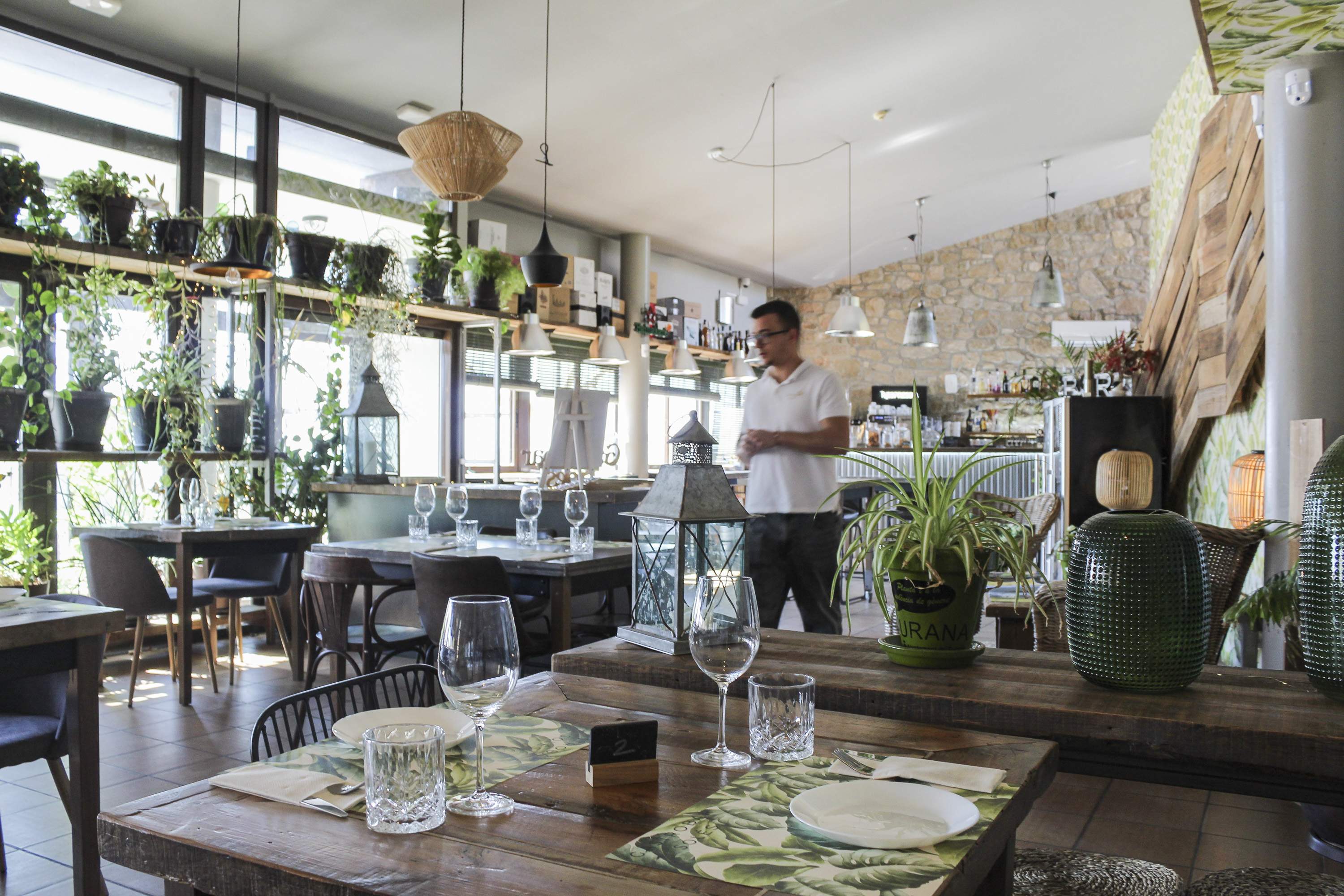 El restaurant del petit poble de Tiurana amb unes vistes espectaculars i una cuina singular