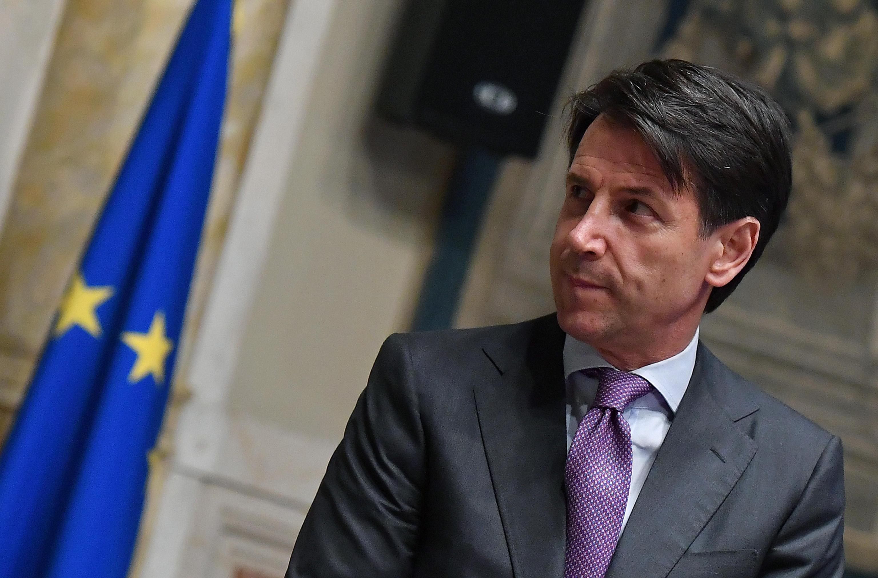 Conte renuncia al encargo de formar Gobierno en Italia