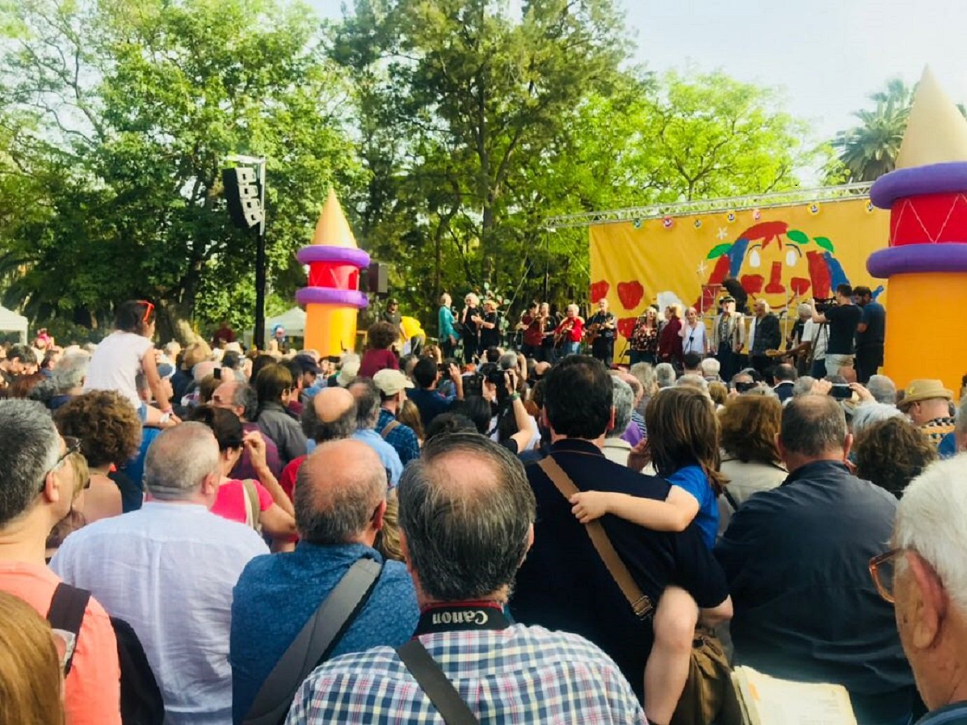 El Parque de la Ciutadella revive el Primer Festival Folk de mayo del 68