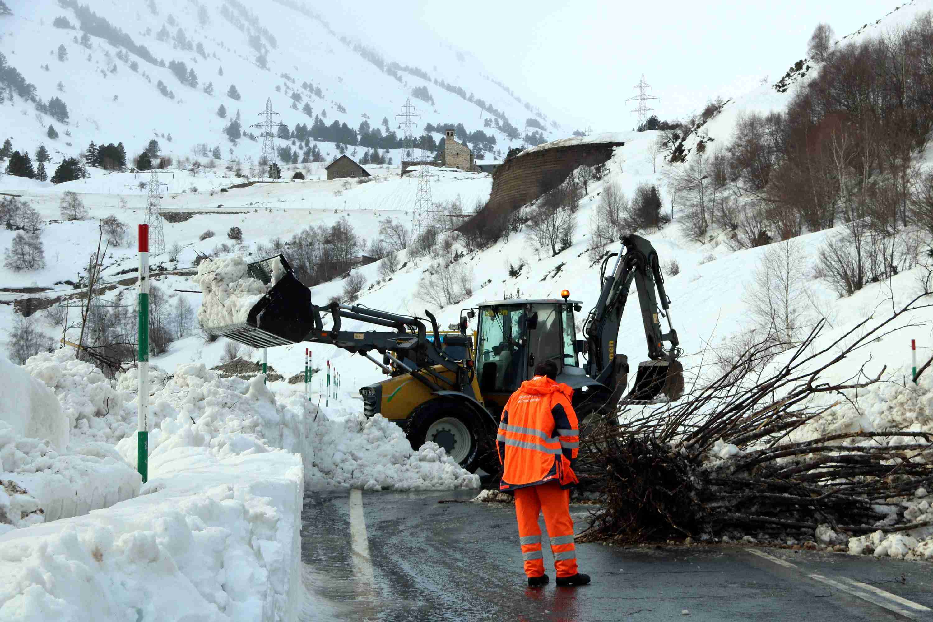 Lluvias generales y nieve a 600 metros