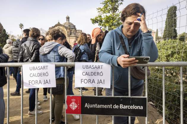 Compareixença gemma ubasart consellera justicia parlament protesta / Foto: Carlos Baglietto