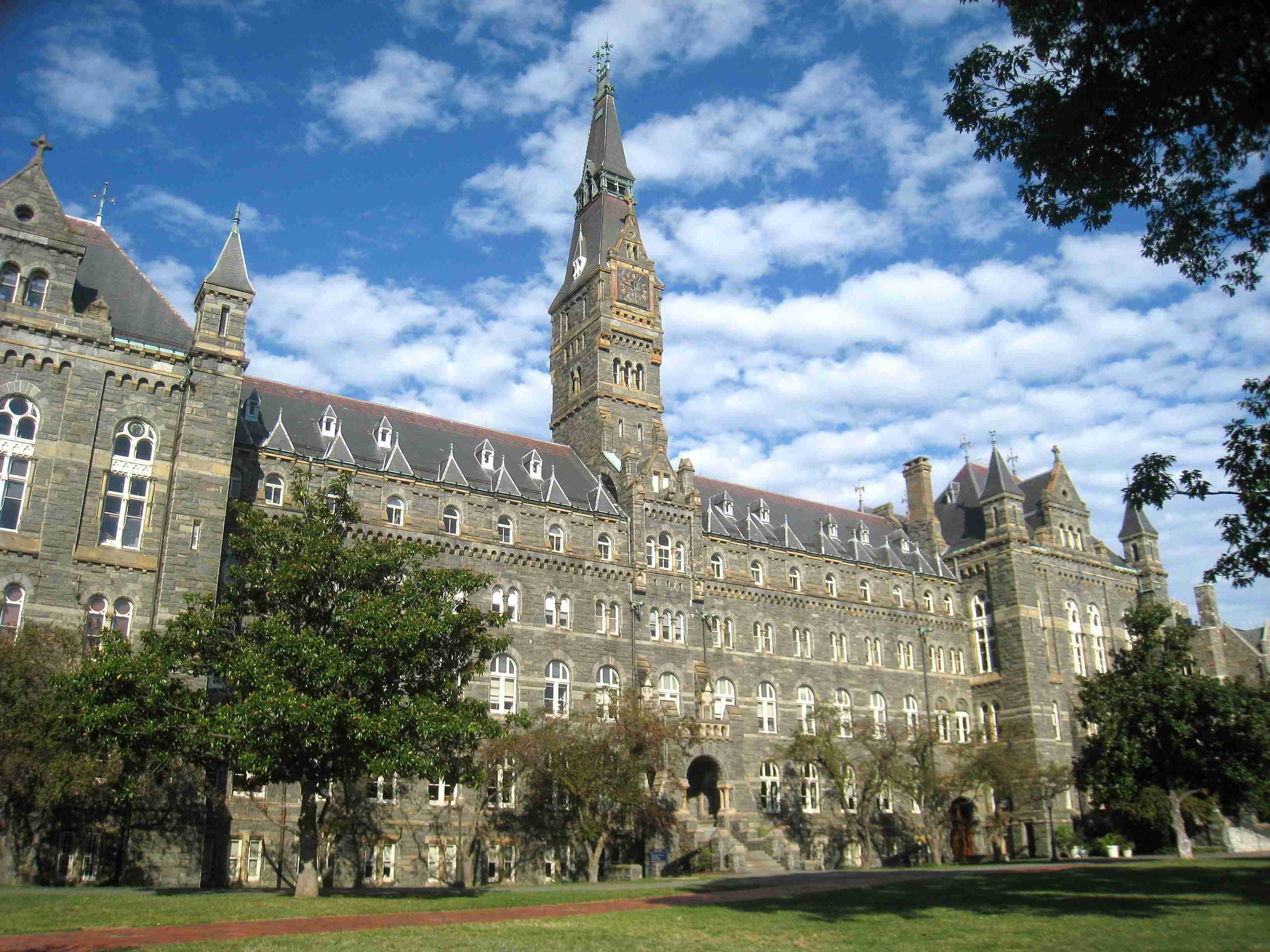 La Universitat de Georgetown repara el seu passat amb l'esclavitud