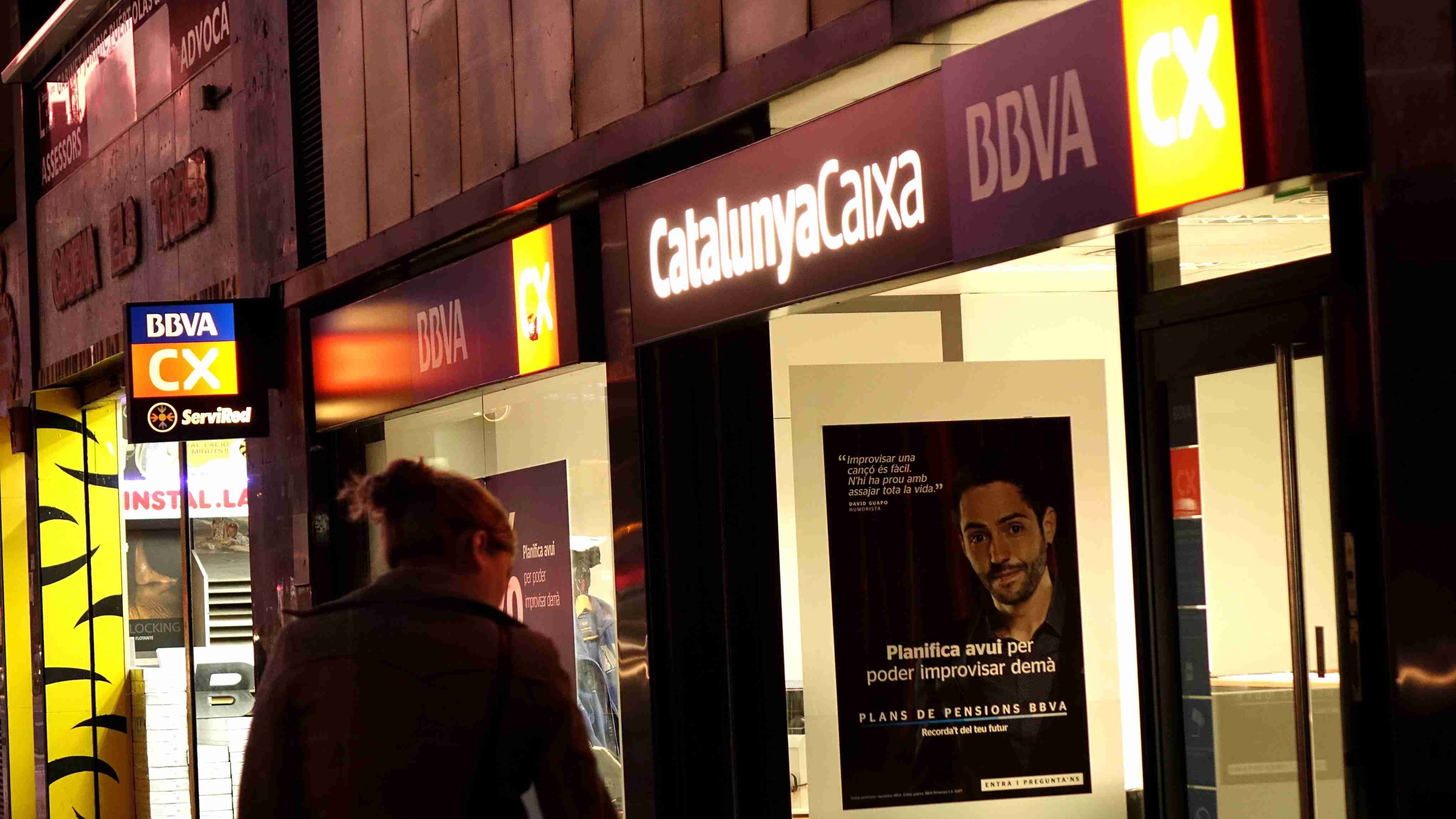 BBVA i Catalunya Caixa: una fusió que no convenç els clients