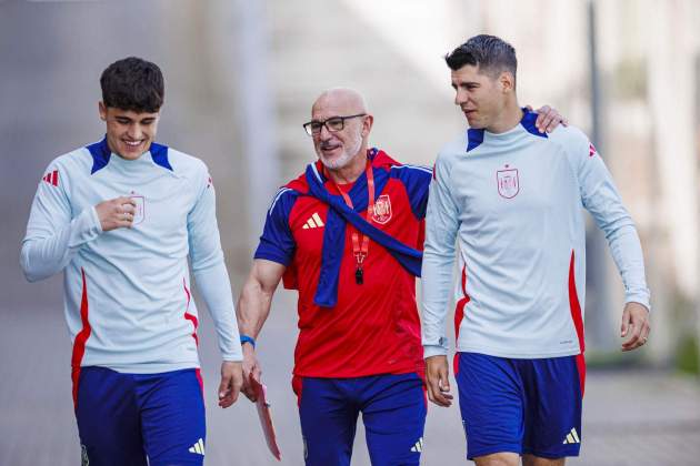 Pau Cubarsi Luis de la Fuente / Foto: EFE - RFEF Pau Cubarsi Luis de la Fuente / Foto: EFE - RFEF