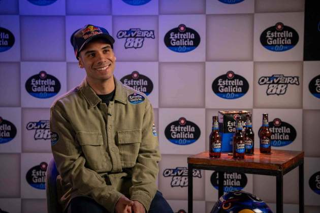 Miguel Oliveira en un acto con Estrella Galicia / Foto: Estrella Galicia Miguel Oliveira en un acto con Estrella Galicia / Foto: Estrella Galicia