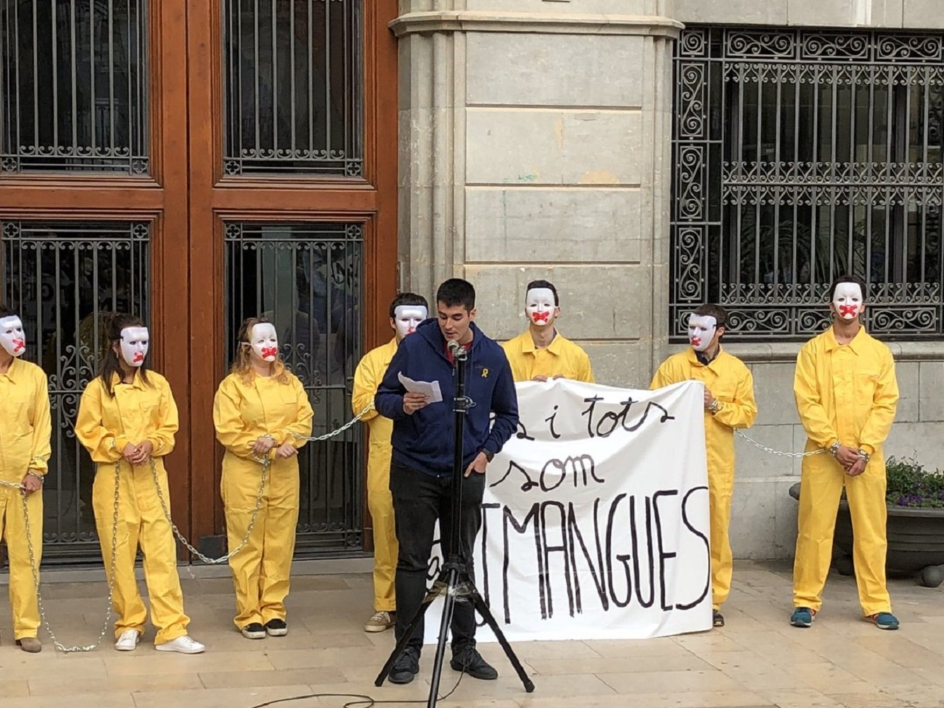 Puigdemont y Tardà muestran su apoyo a Joan Mangues