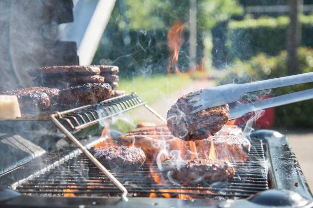 Carne en la barbacoa