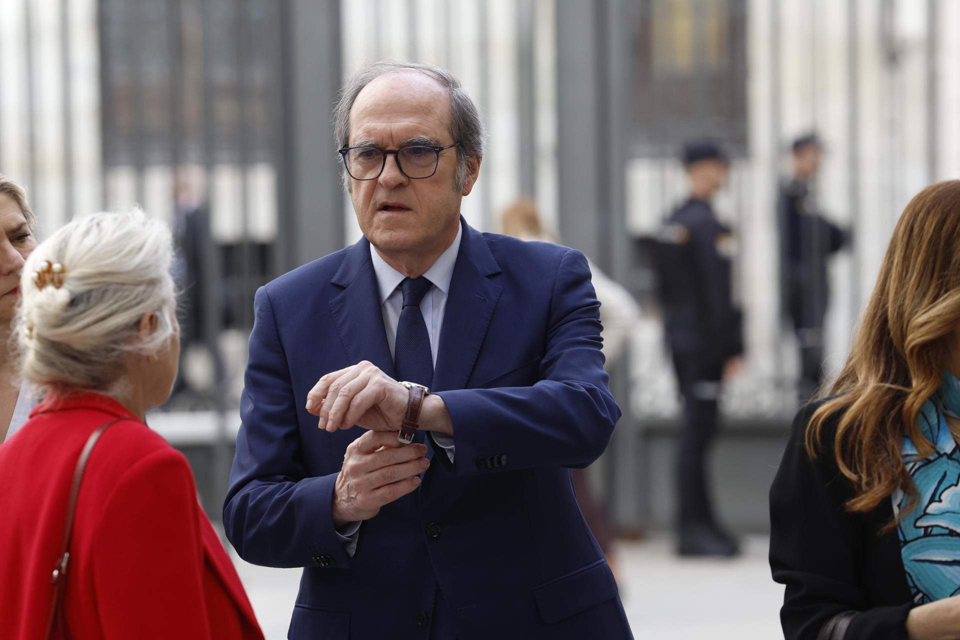 El Defensor del Pueblo descarta actuar ante las quejas sobre la amnistía mientras la ley siga en trámite