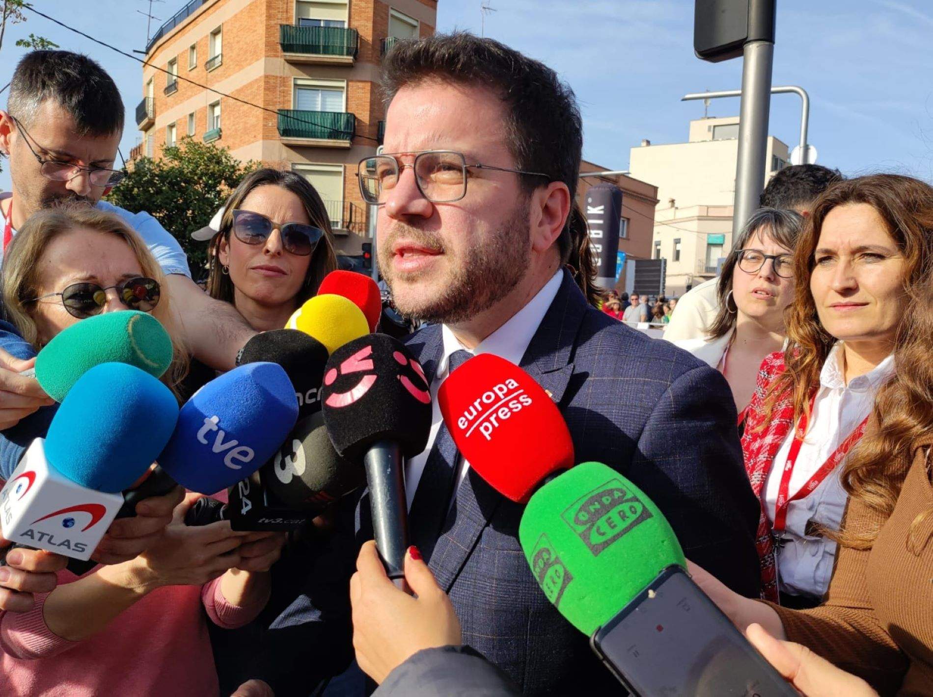 Aragonès desitja que Puigdemont defensi la seva candidatura en "llibertat", però amb retrets