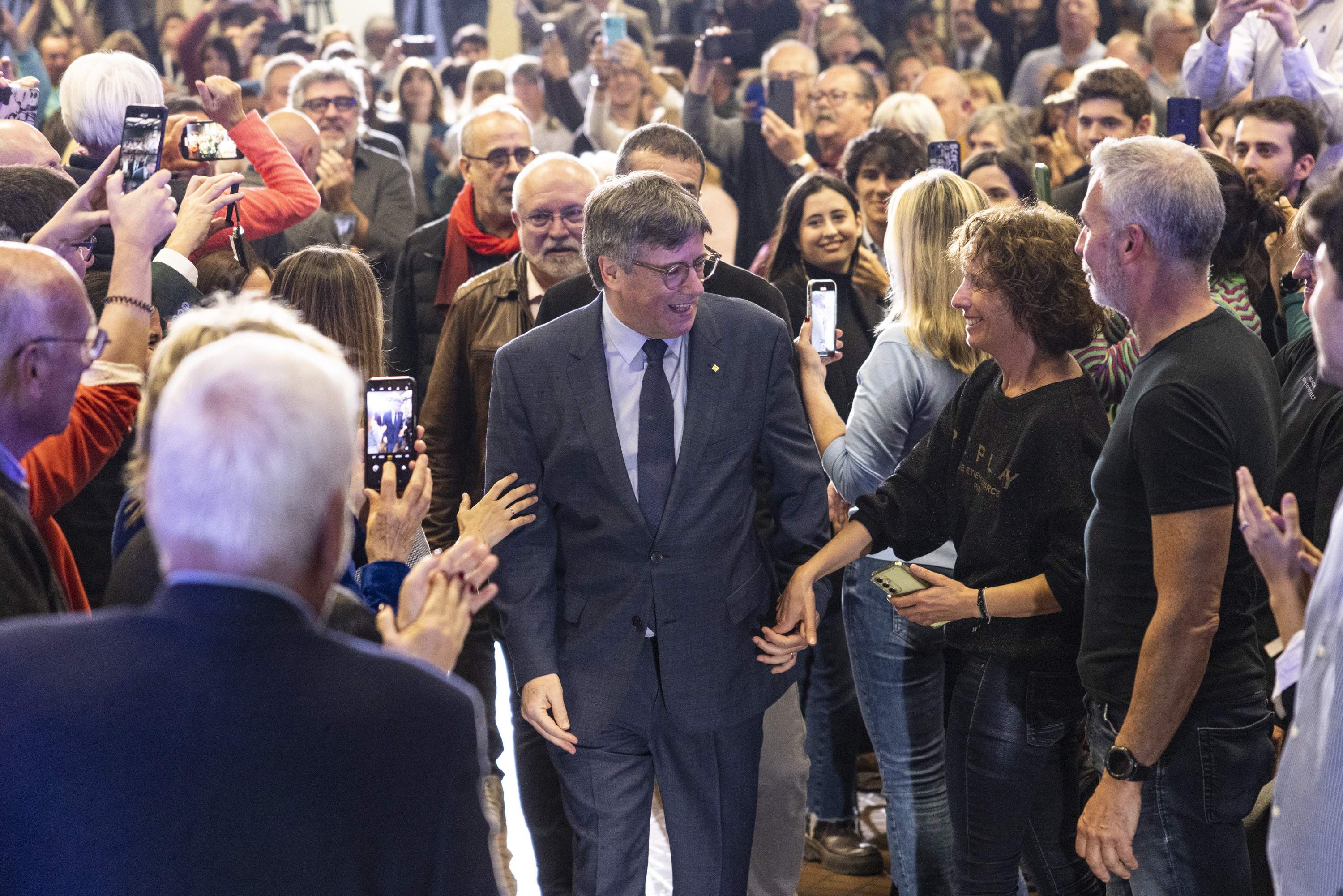 Societat Civil Catalana pide al Supremo que investigue a Puigdemont por malversación