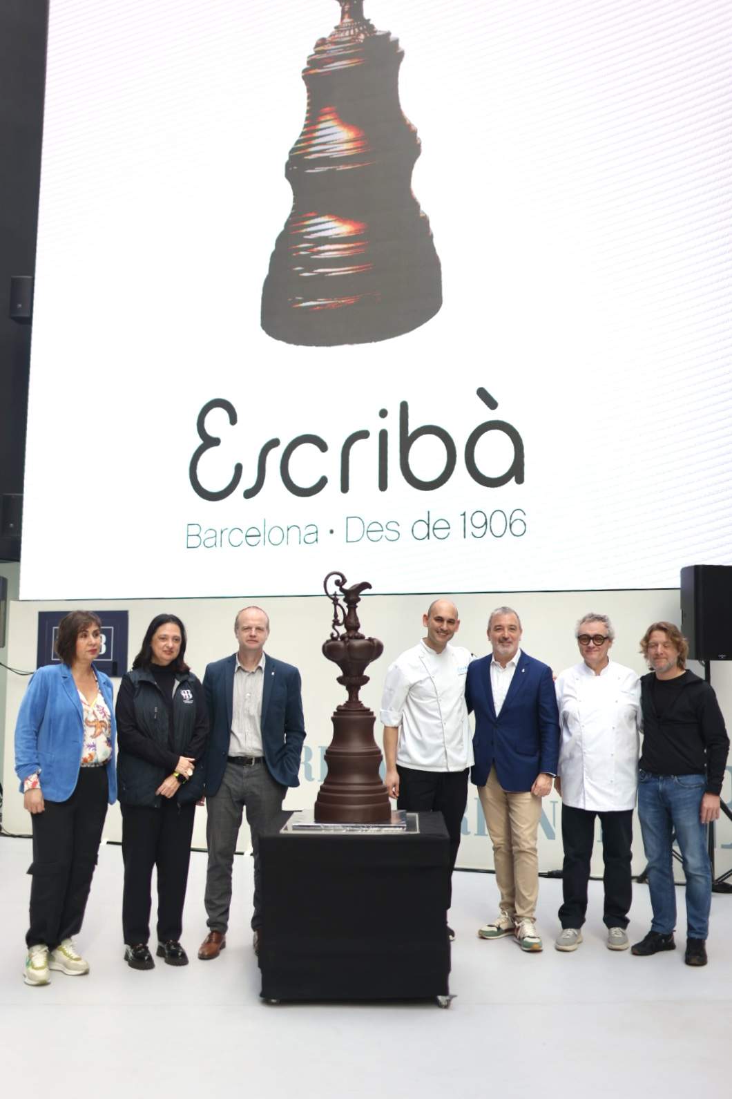 La mítica Jarra de las Cien Guineas de la Copa América, convertida en mona de Pascua por el pastelero Escribà