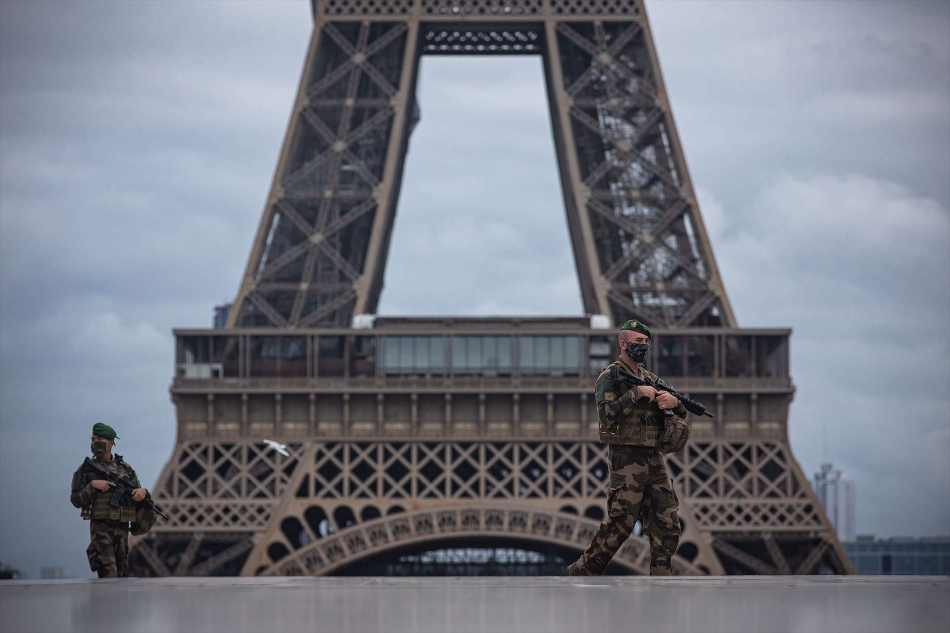 Francia eleva al máximo el nivel de alerta terrorista después del atentado en Rusia