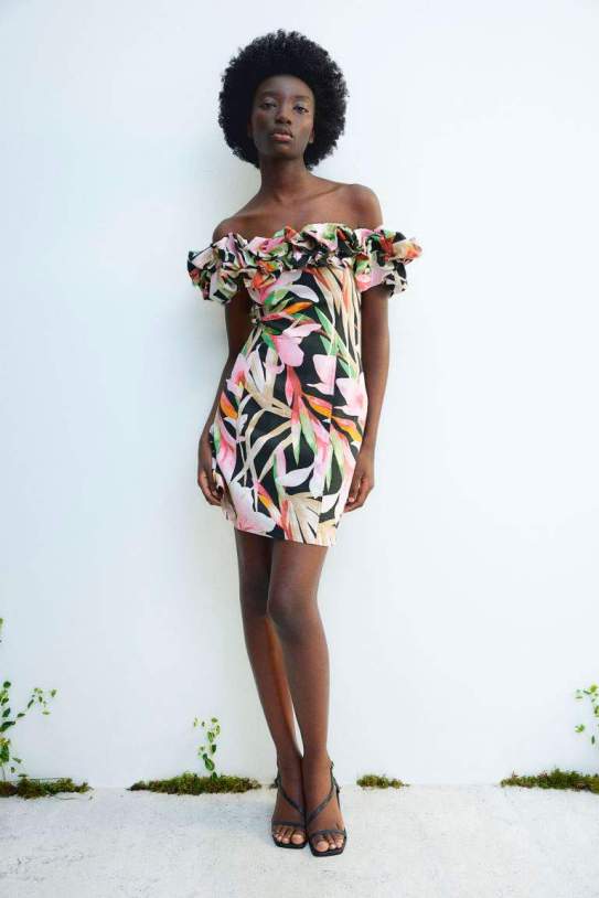 Vestido off the shoulder con escote abullonado1 Vestido off the shoulder con escote abullonado1
