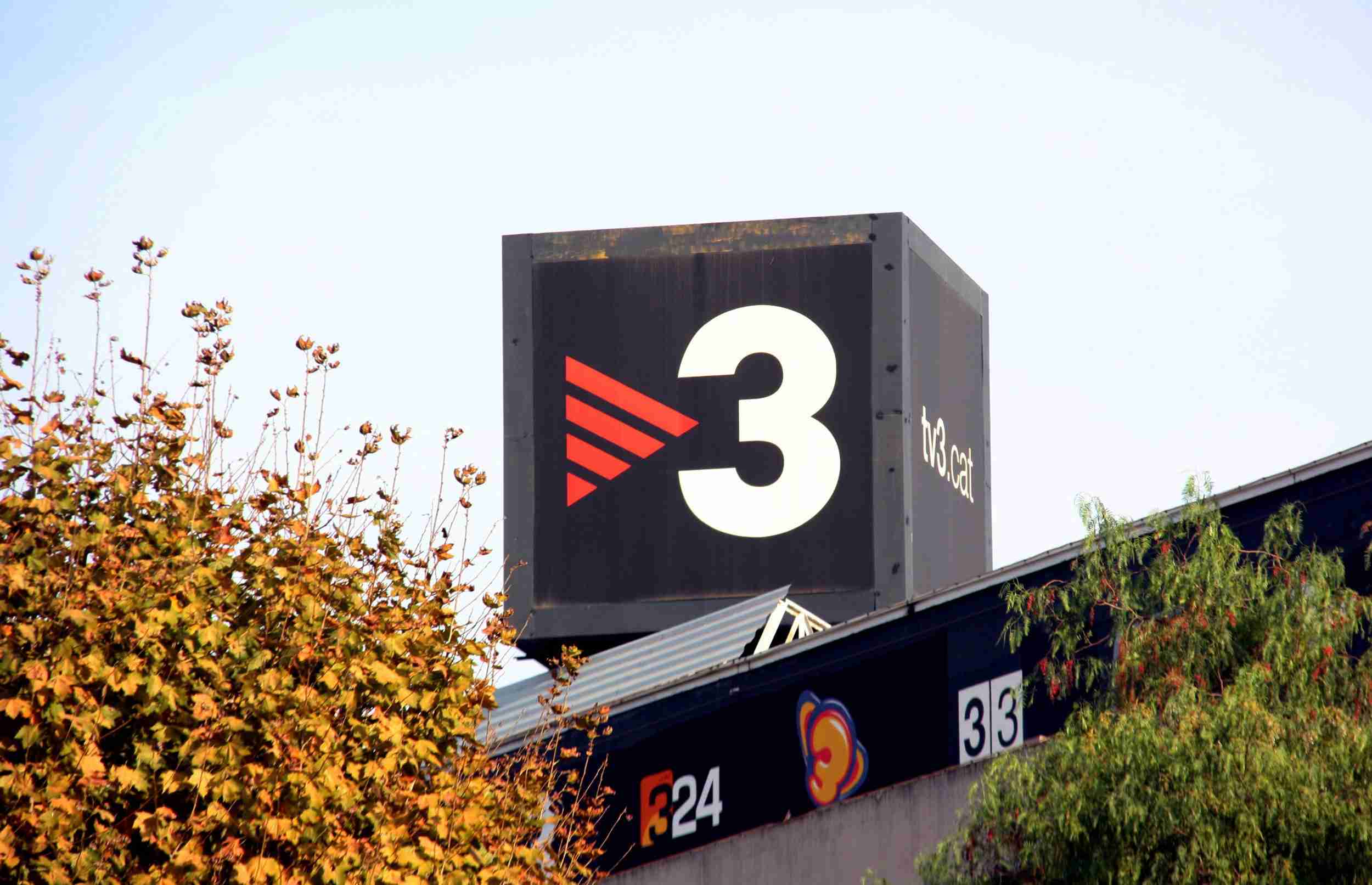 Un periodista de 'Libertad Digital': "El 22-D fa falta entrar a TV3 i ruixar amb salfumant"