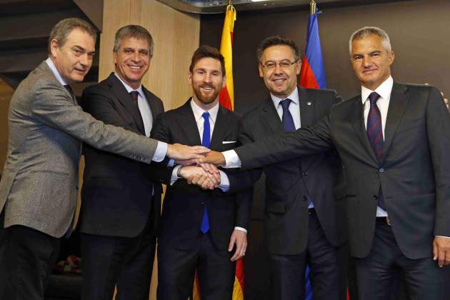 2017 11 25 FIRMA MESSI 36 2017 11 25 FIRMA MESSI 36