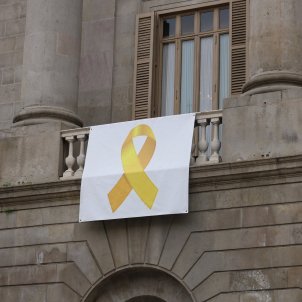 llaç groc ajuntament barcelona ACN llaç groc ajuntament barcelona ACN