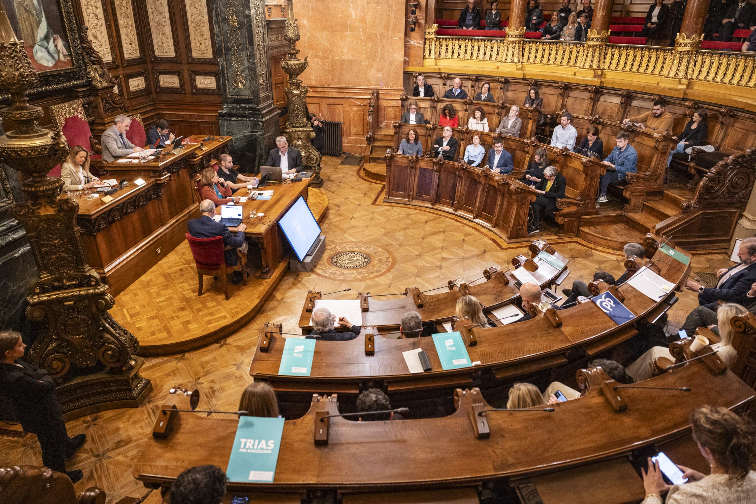 Aprobado automáticamente el presupuesto 2024 de Barcelona sin moción de censura a Collboni