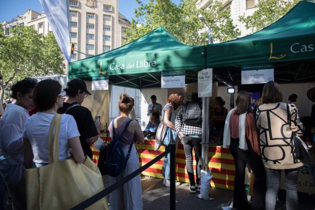 sant jordi 2023 firmes   Eva Parey (1)