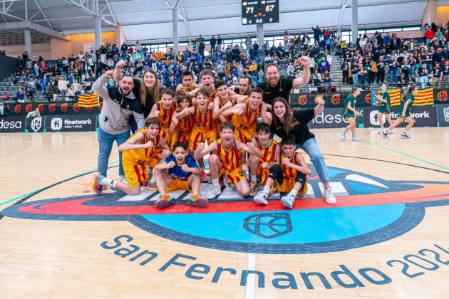 Lukas Jasikevicius celebra amb la selecció catalana el títol al Campionat d'Espanya / Foto: FEB