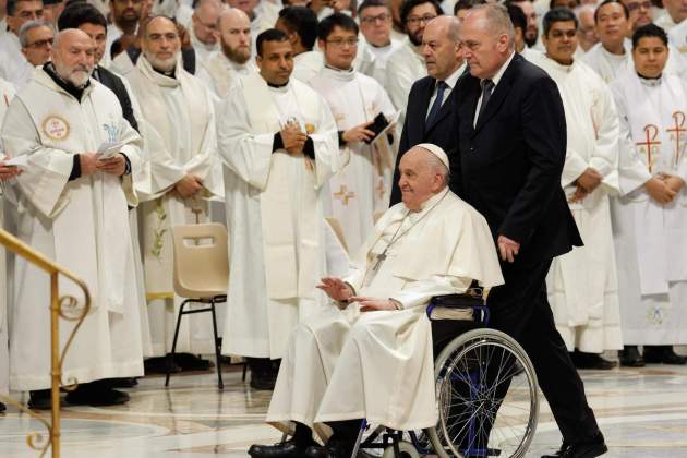 Papa Francesc homilia Dijous Sant, cadira rodes / Efe