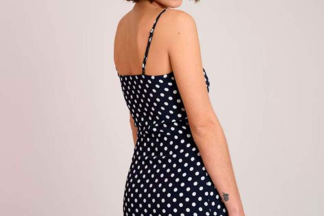 Vestido midi con estampado lunares