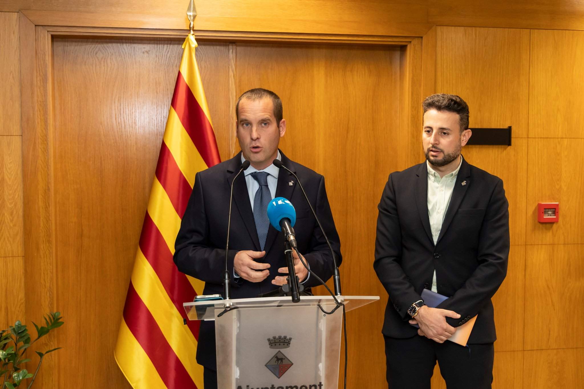 El alcalde de Calella de Junts acusa a ERC y PSOE de no trabajar para combatir la multirreincidencia