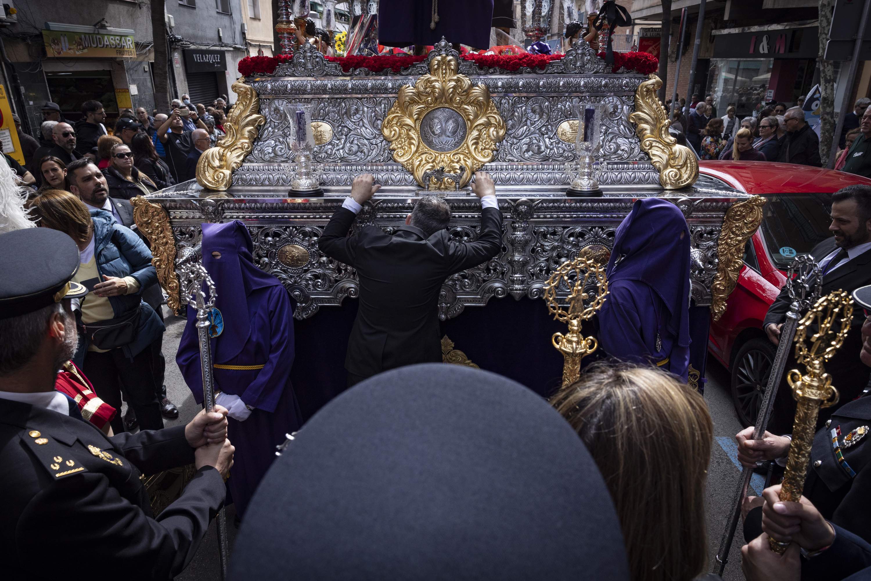 Les millors imatges d'una de les processons de Divendres Sant més emblemàtiques de Catalunya