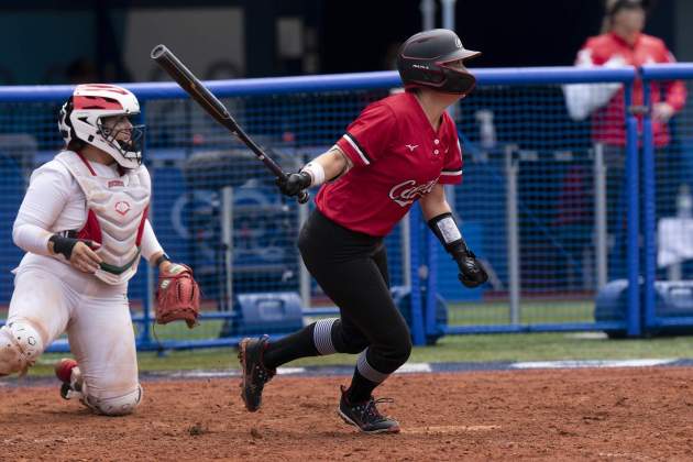 La selección canadiense durante un partido de softbol en Tokio 2020 / Foto: ZUMA