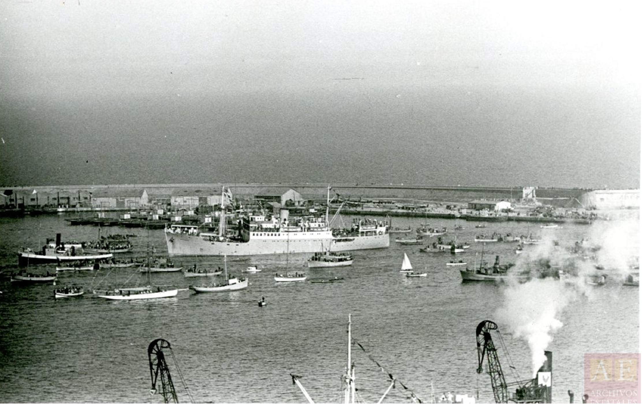 El vaisell Serimiades entrante en el puerto de Barcelona. Fuente Archivos Estatales El vaisell Serimiades entrante en el puerto de Barcelona. Fuente Archivos Estatales
