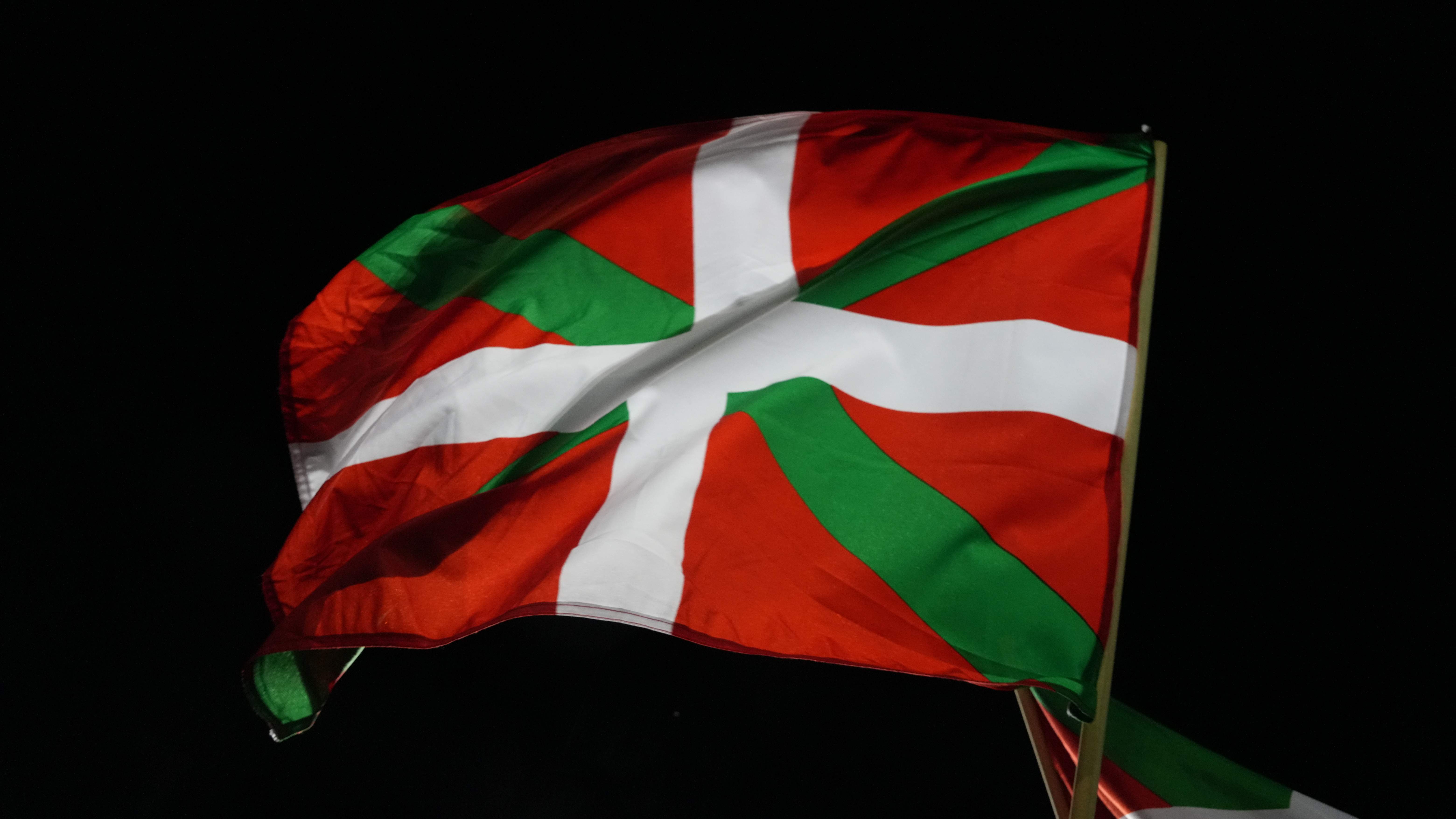 Les portades: El duel nacionalista de les eleccions al País Basc escalfa motors en l'Aberri Eguna