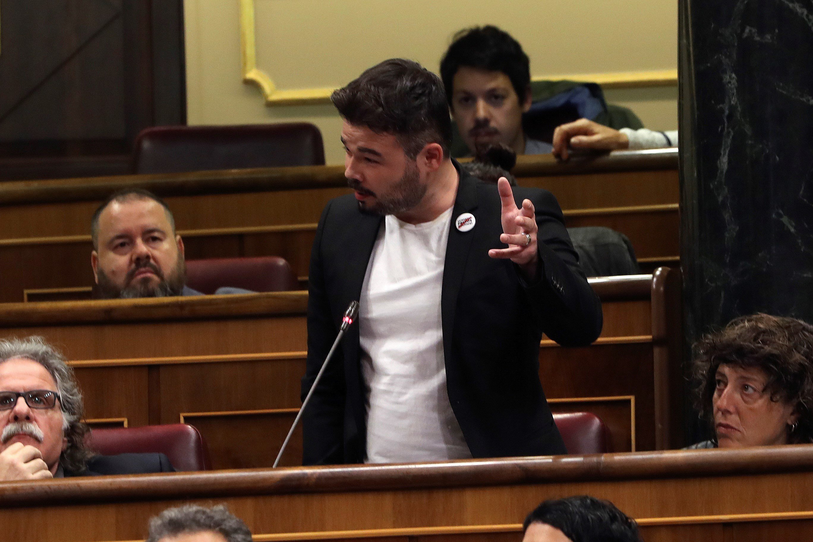 Rufián, a Rajoy: "Fer fora lladres i carcellers no és una opció, és una obligació"