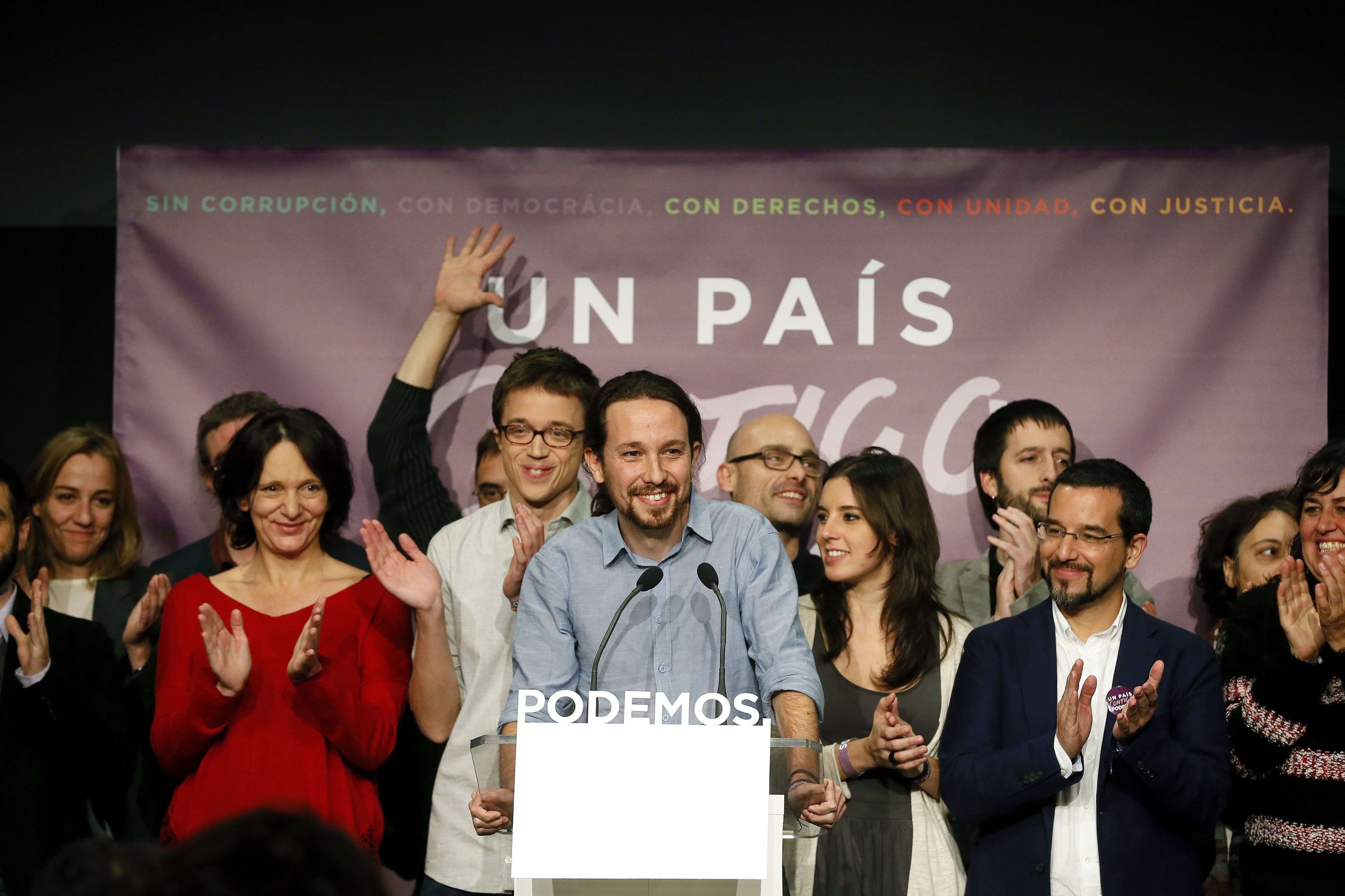 Iglesias es lliga els cordons, i Podemos continua la carrera
