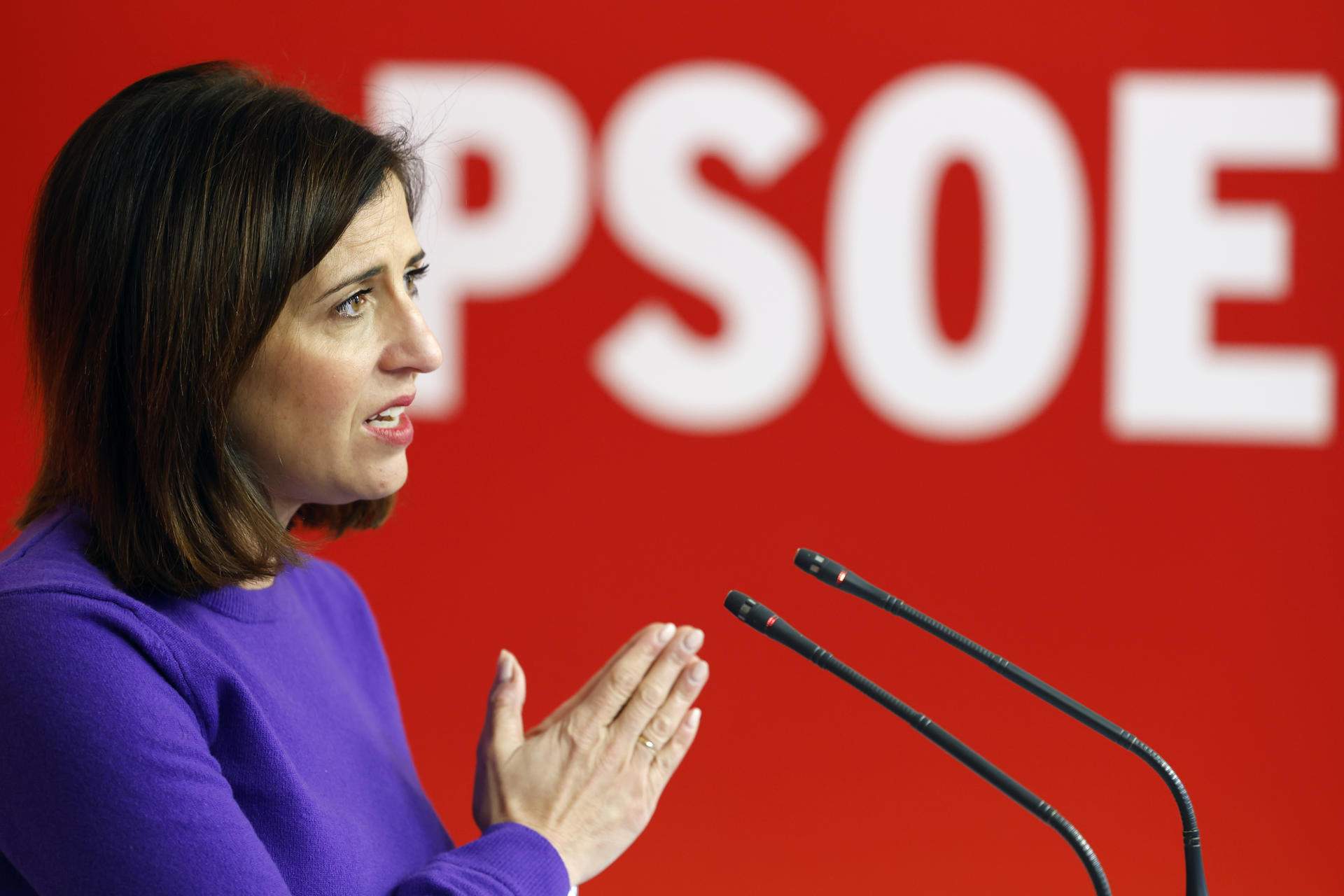 El PSOE lamenta que Feijóo se abra a tumbar a Sánchez con Junts "después de incendiar las calles"
