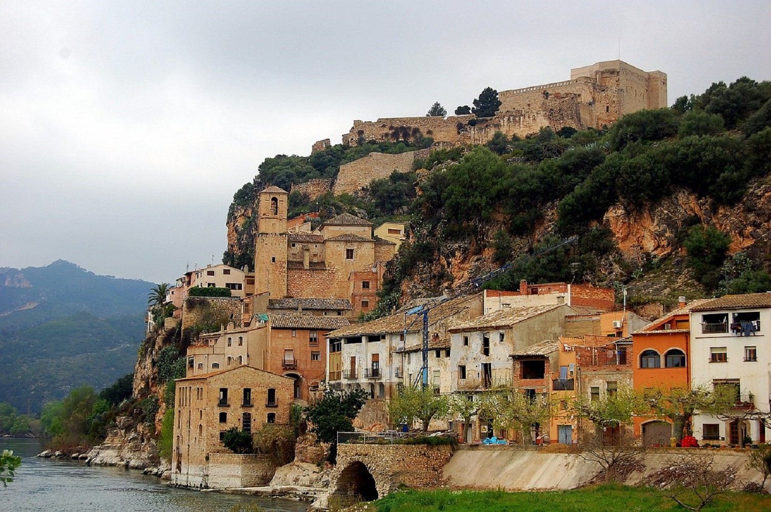 El castell de Miravet acull la segona trobada d''El Senyor dels Anells'