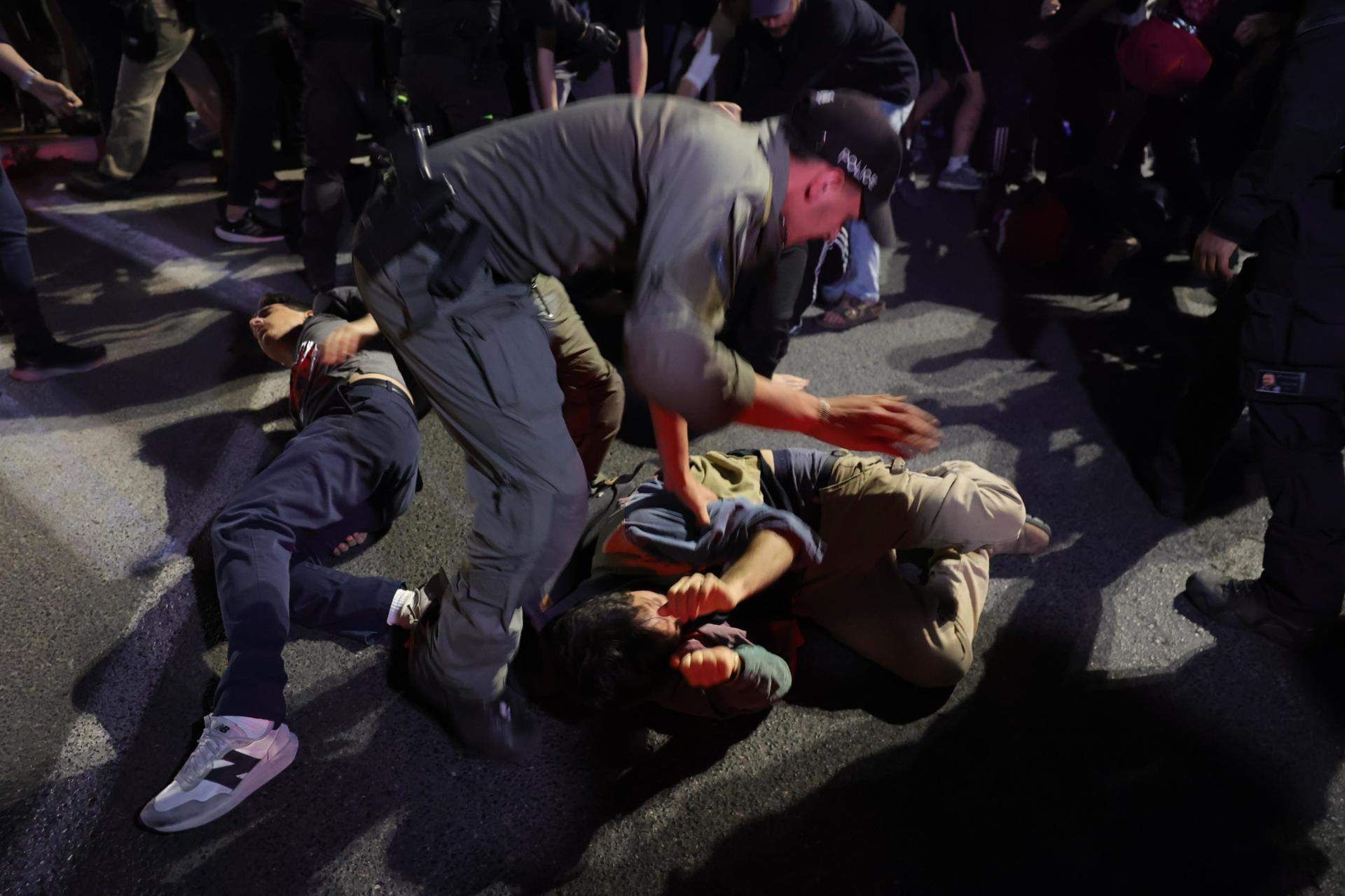 Miles de personas se manifiestan contra Netanyahu en Jerusalén por segundo día consecutivo