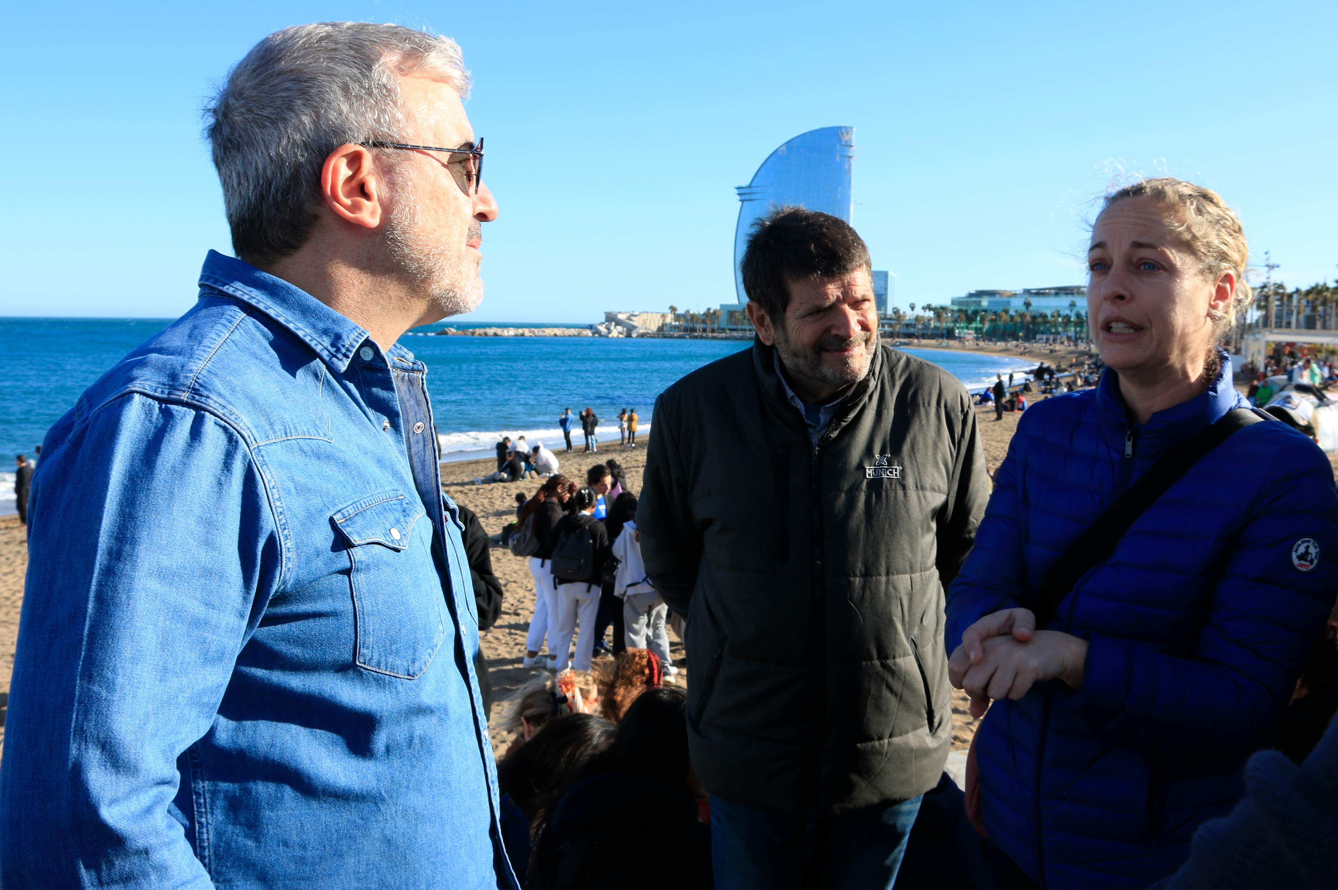 Collboni pide ayuda a Sánchez para las playas de Barcelona, que han perdido hasta un 30% de arena