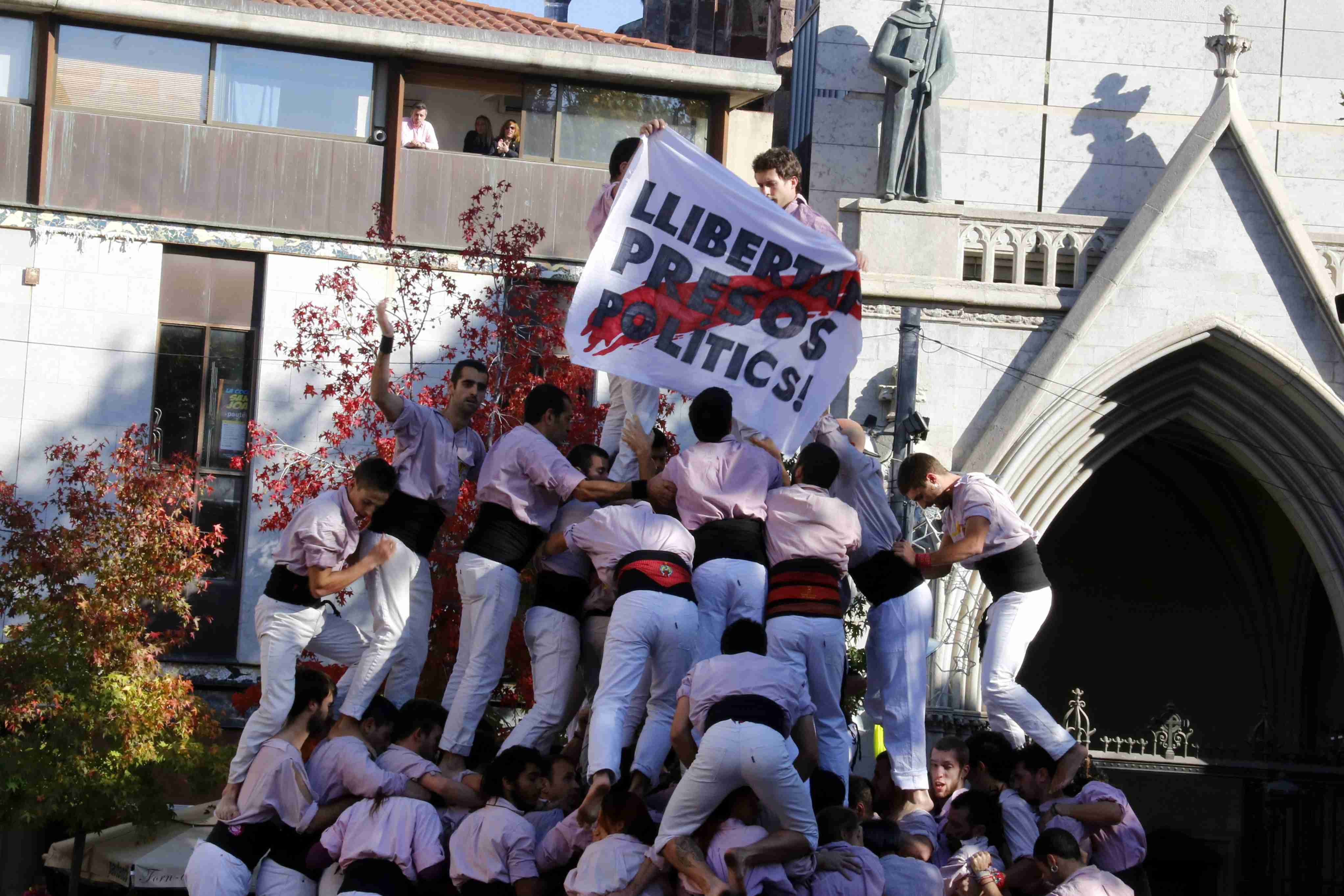 Els Minyons de Terrassa reclamen la llibertat dels presos polítics