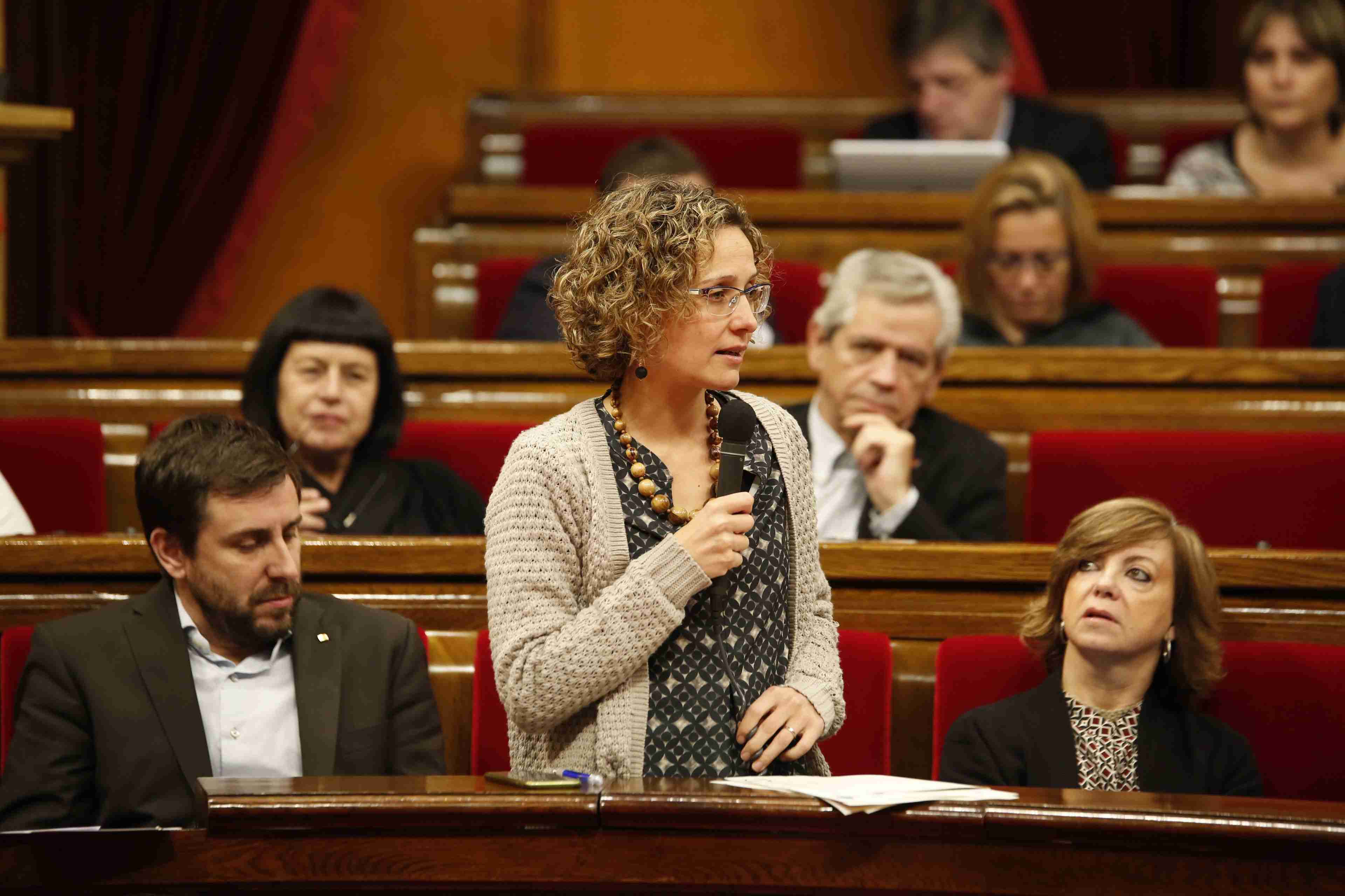 Generalitat i sindicats acorden incorporar 5.500 professors més el curs vinent