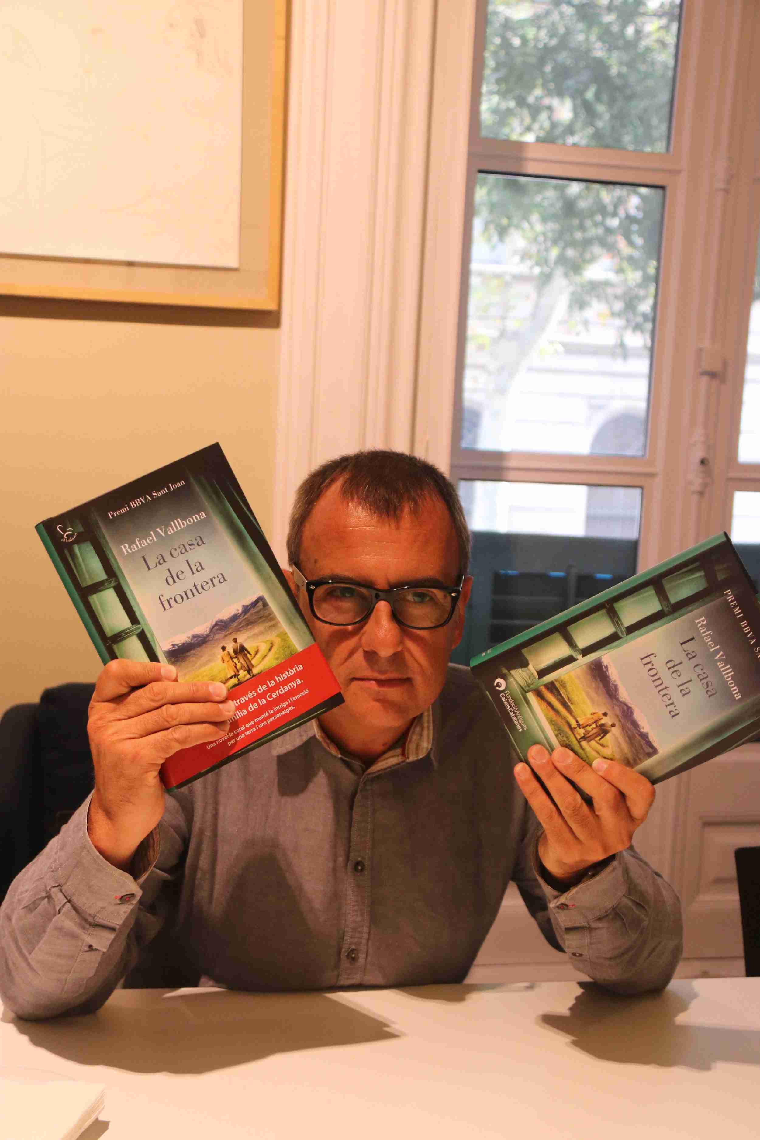 'La casa de la frontera': Rafael Vallbona novel·la la història del segle XX