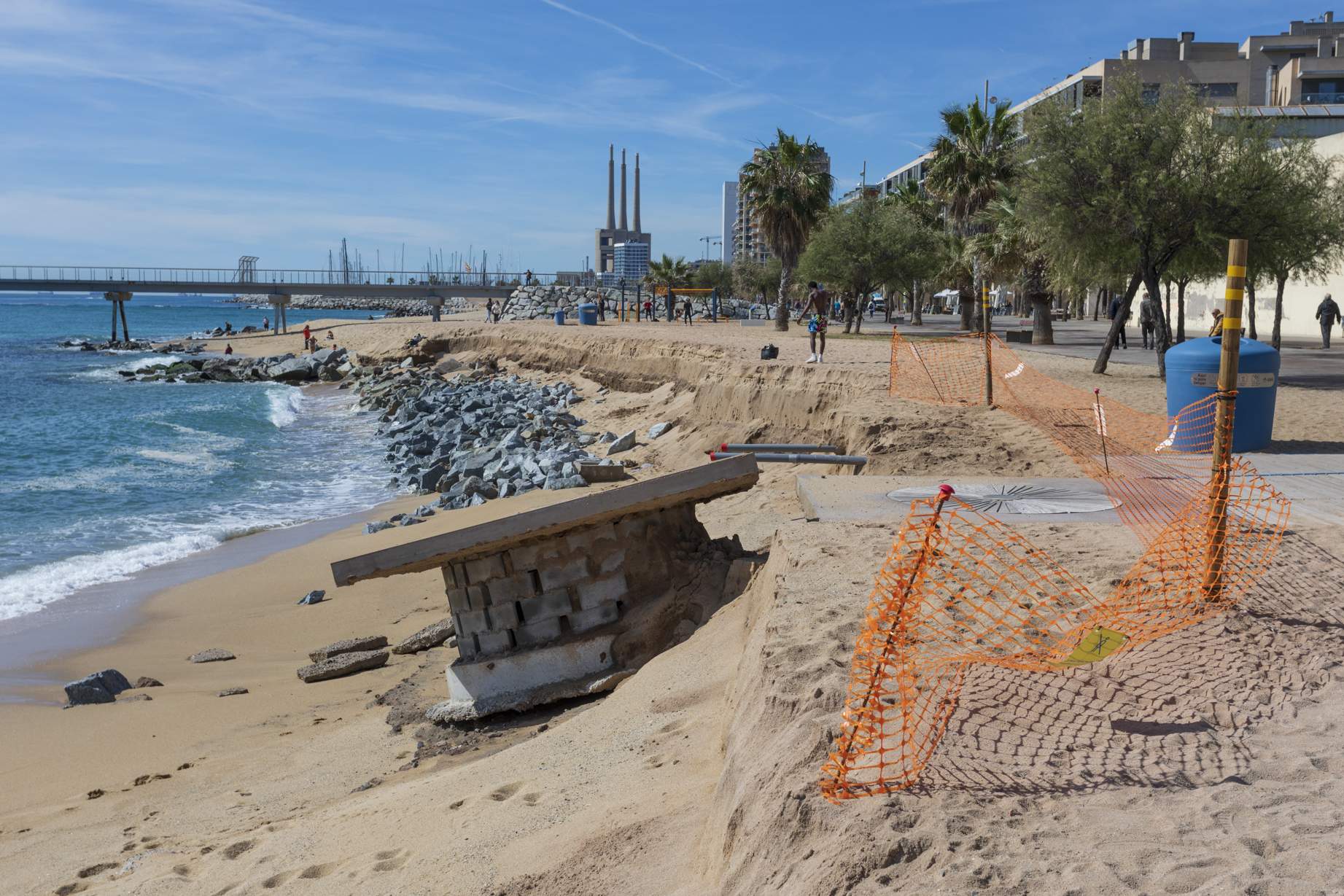 De Montgat a Castelldefels, así han quedado las playas barcelonesas al paso de la borrasca Nelson